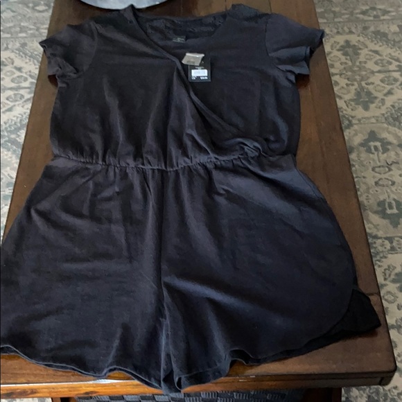 RIP ZONE || Lace Edged Romper - Picture 1 of 5